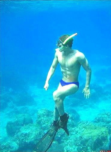 underwaterspeedo.jpg